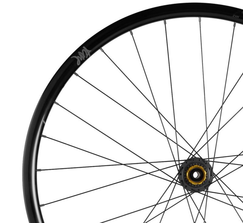 Miche CONTACT Disc HG Laufradsatz Clincher Miche CONTACT Disc HG Laufradsatz Clincher